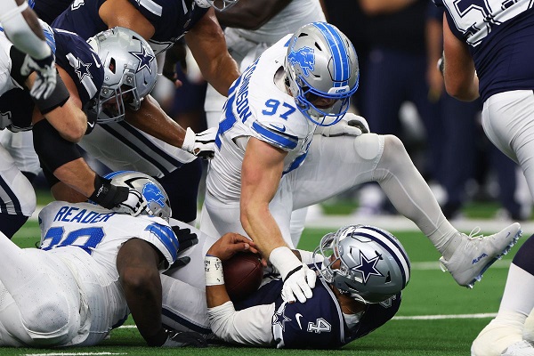 Detroit Lions -syöttäjä Aidan Hutchinson loukkaantui pelissä